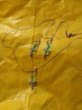 Green Cross Pendant Necklace and Earrings Set - Unbranded